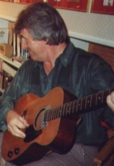 bruce om (600 x 340).jpg